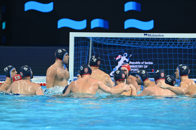 Srbija u udarnom terminu: Polufinale pomereno, „delfini“ čekaju pobednika „evropskog klasika“!