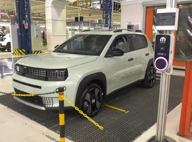 U Kragujevcu počela proizvodnja automobila „Grande panda“ na benzin