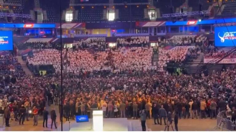 (VIDEO) Poruka iz Beogradske arene: Od Srbije ruke dalje, Picula ti pare šalje, revolucijo!