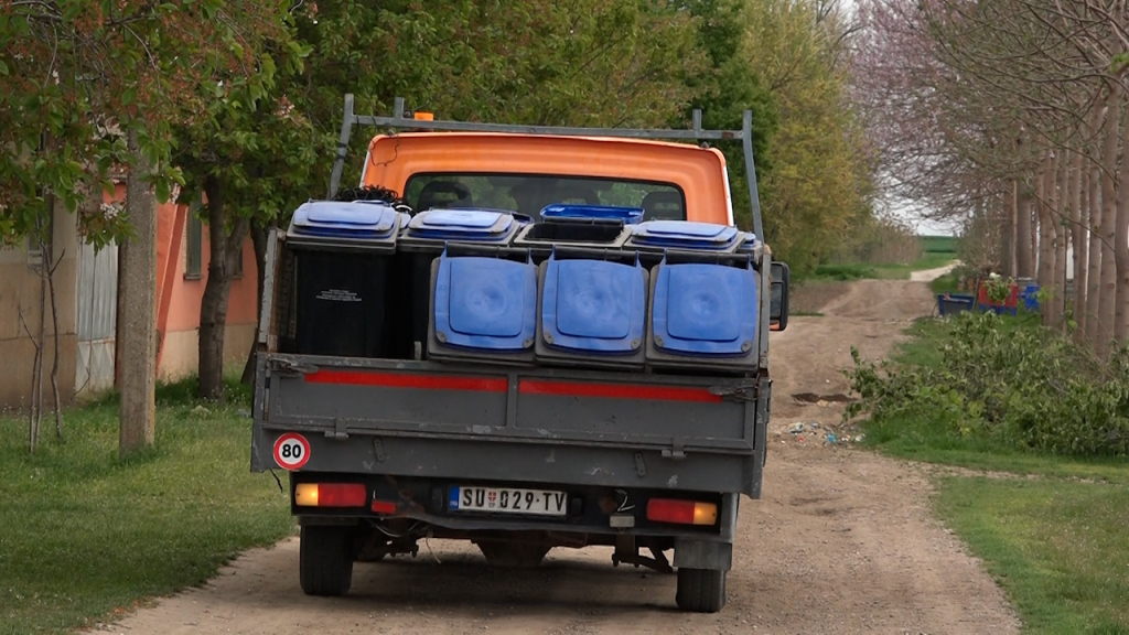 Počela podela plavih kanti za reciklažu u Čantaviru
