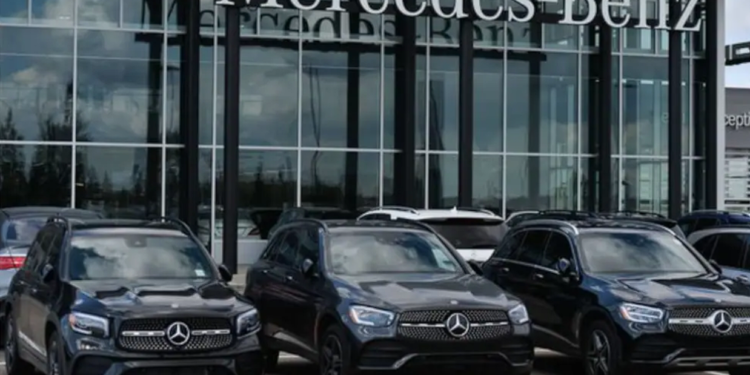 Nekad simbol moći, danas rasprodaja: Šta se dešava sa Mercedesom?